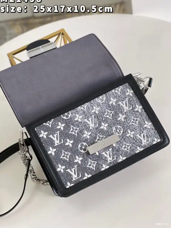 MM VUITTON LOUIS DAUPHINE 0617